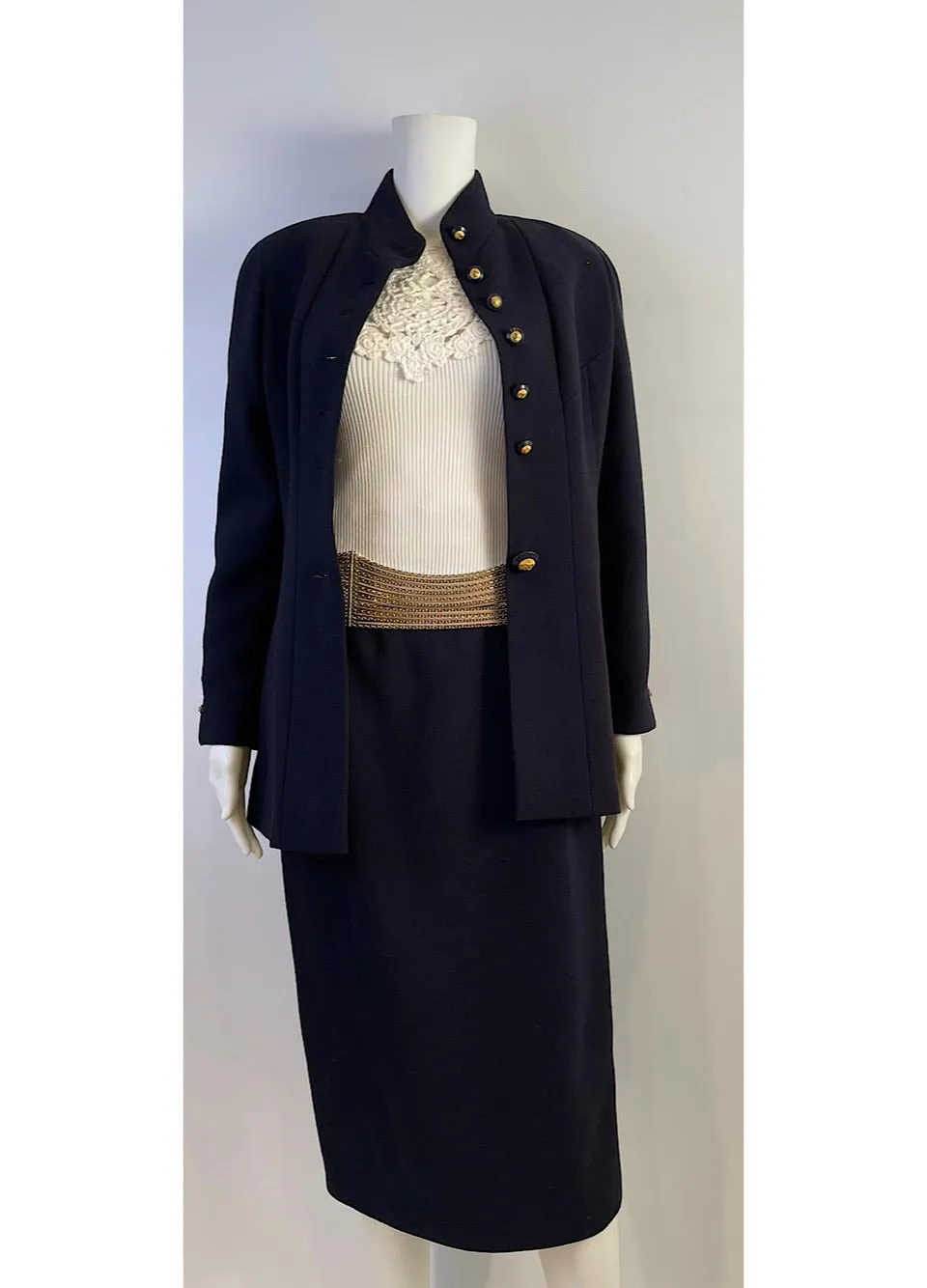 93P/93A 1993 Chanel Boutique Vintage Dark Navy Skirt Suit Set FR 36/38