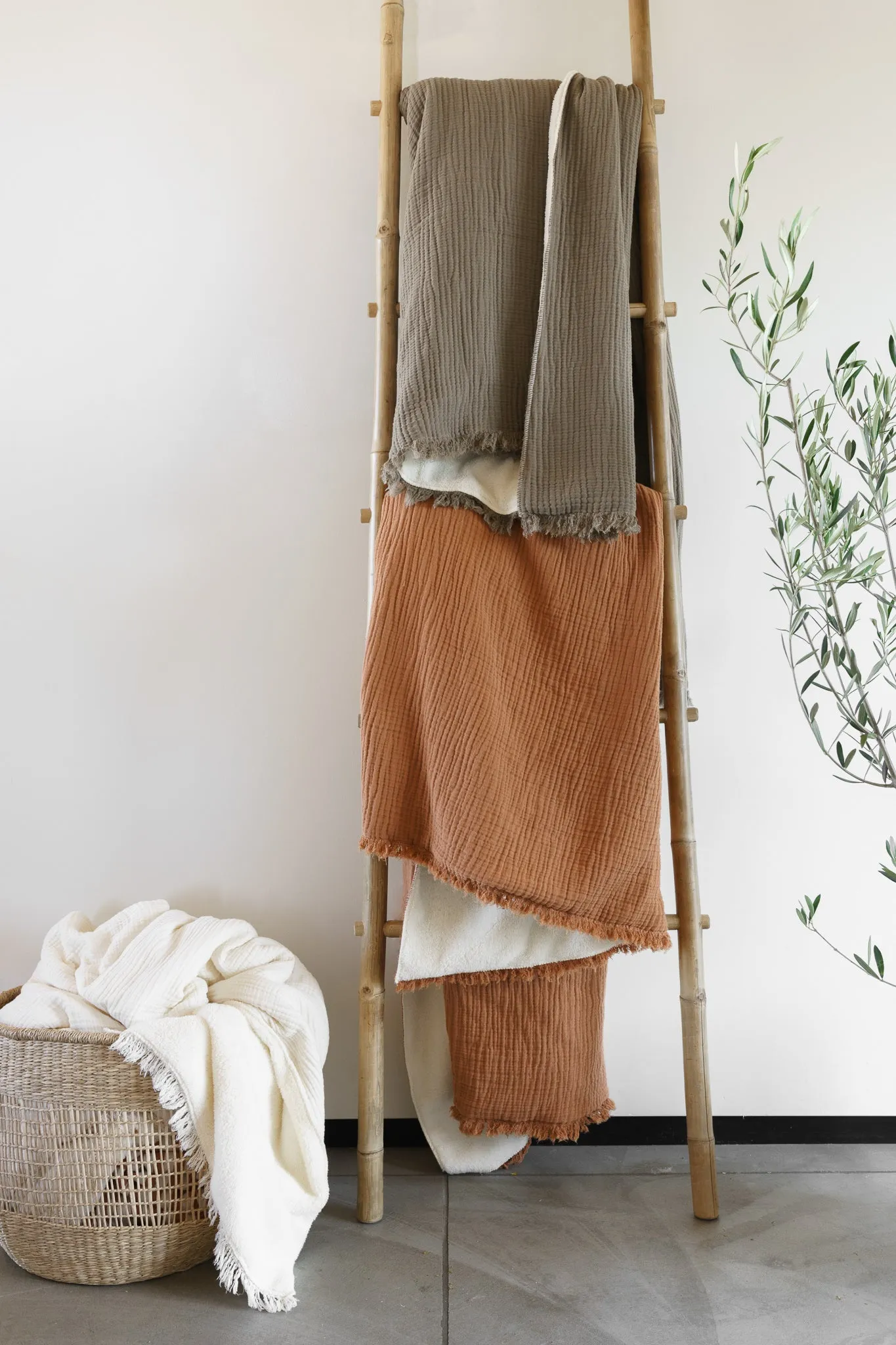 Alaia Sherpa Throw